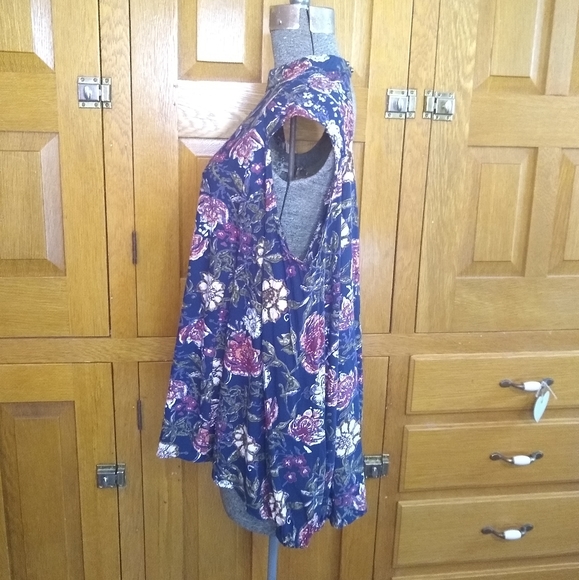 Angie dark floral cold shoulder choker collar tunic top - Picture 3 of 8